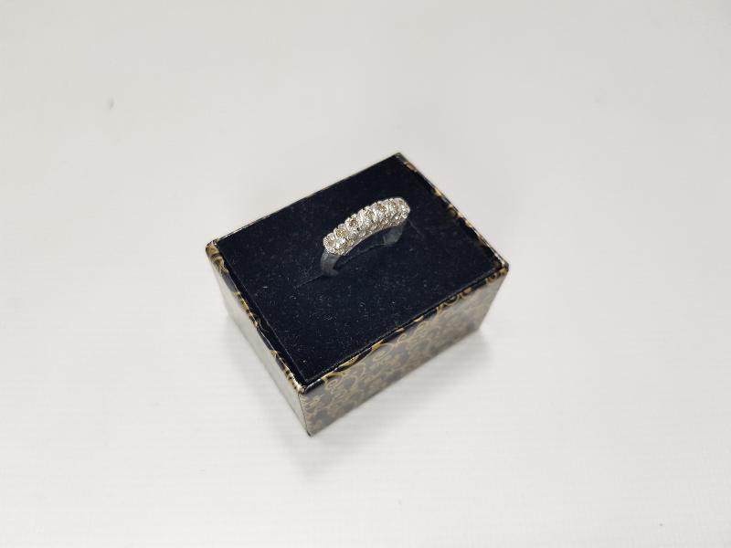 YEDİTAŞ PIRLANTA YÜZÜK