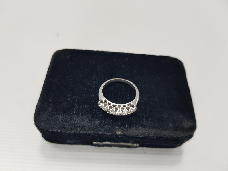 YEDİTAŞ PIRLANTA YÜZÜK