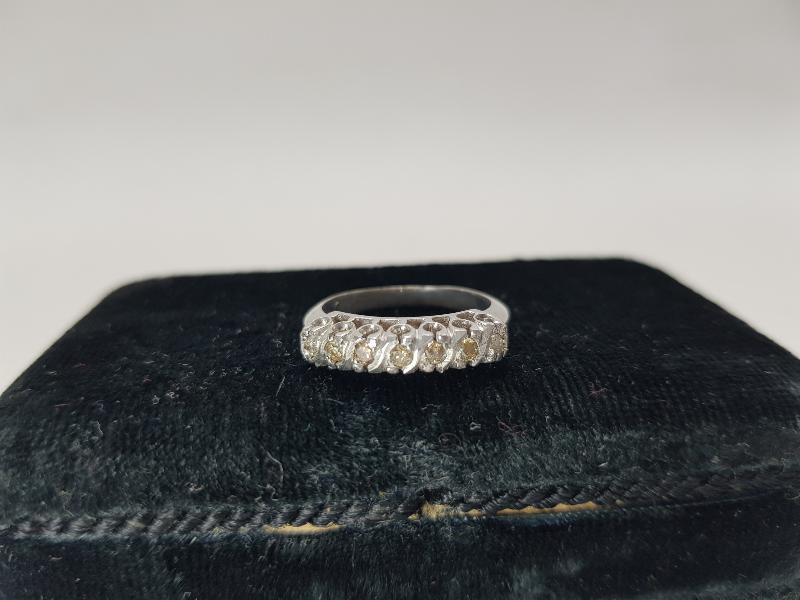 YEDİTAŞ PIRLANTA YÜZÜK