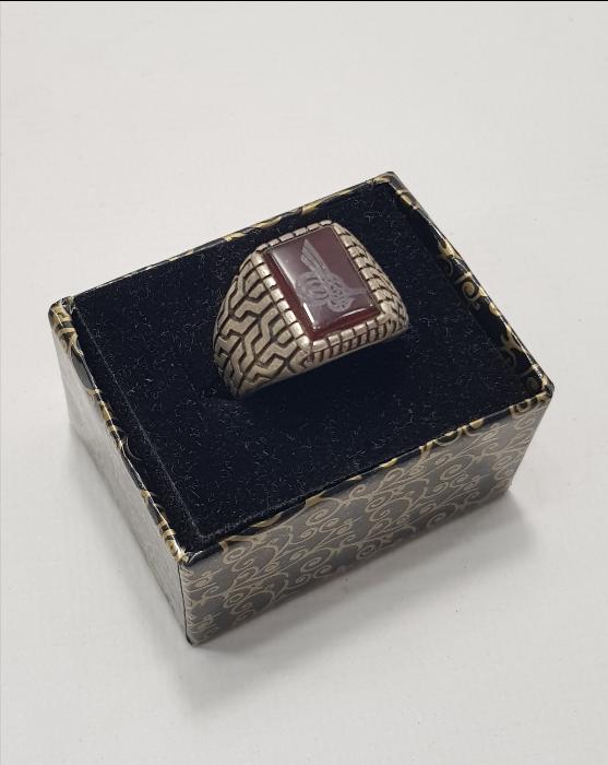 TUĞRALI AKİK TAŞLI GÜMÜŞ ERKEK YÜZÜK 