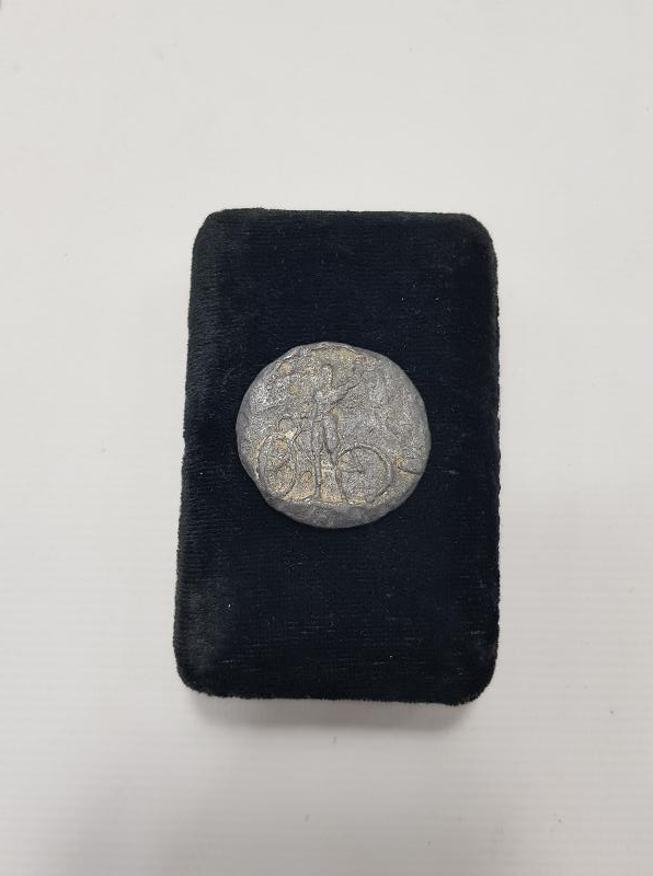 OSMANLI DÖNEMİ BİSİKLET TEMALI KURŞUN MADALYON 