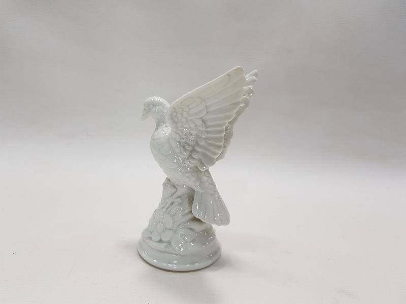 PORSELEN GÜVERCİN BİBLOSU 