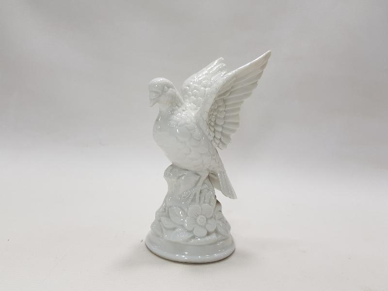 PORSELEN GÜVERCİN BİBLOSU 