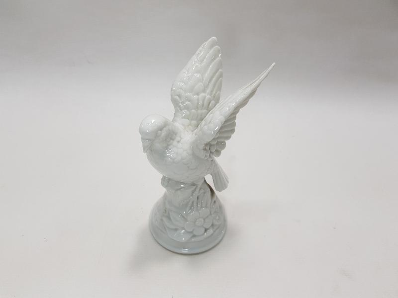 PORSELEN GÜVERCİN BİBLOSU 