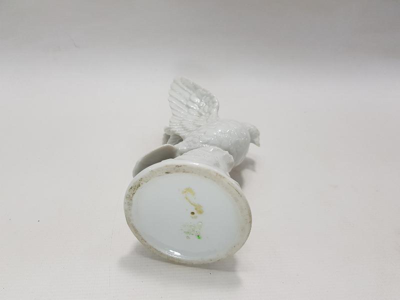 PORSELEN GÜVERCİN BİBLOSU 