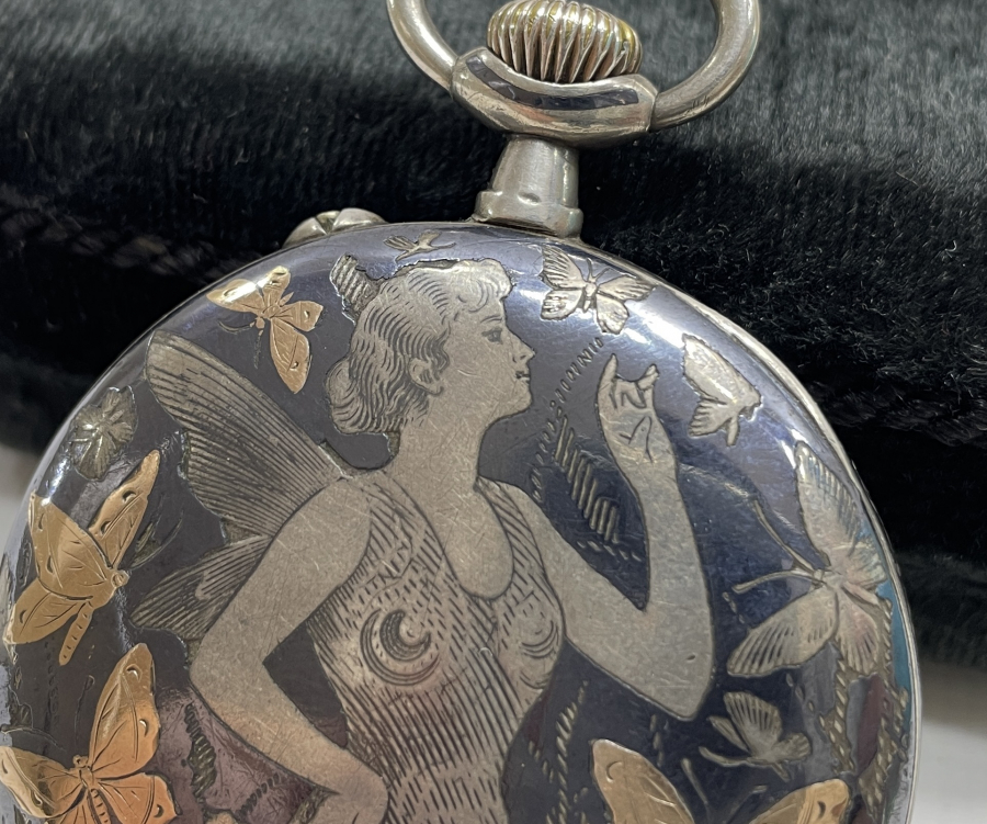 1900 BAŞLARI ÖZEL YAPIM SAVAT İŞÇİLİKLİ KURMALI CEP SAATİ