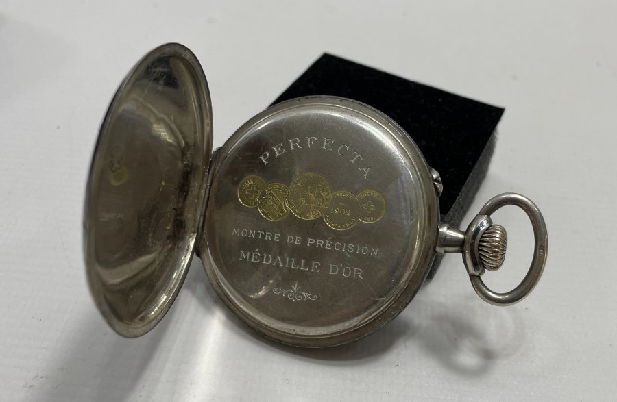 1900 BAŞLARI ÖZEL YAPIM SAVAT İŞÇİLİKLİ KURMALI CEP SAATİ