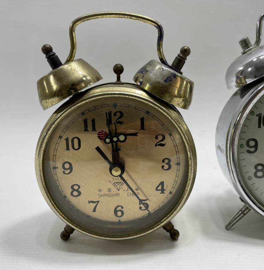 2 ADET ANTİKA KURMALI MASA SAATİ