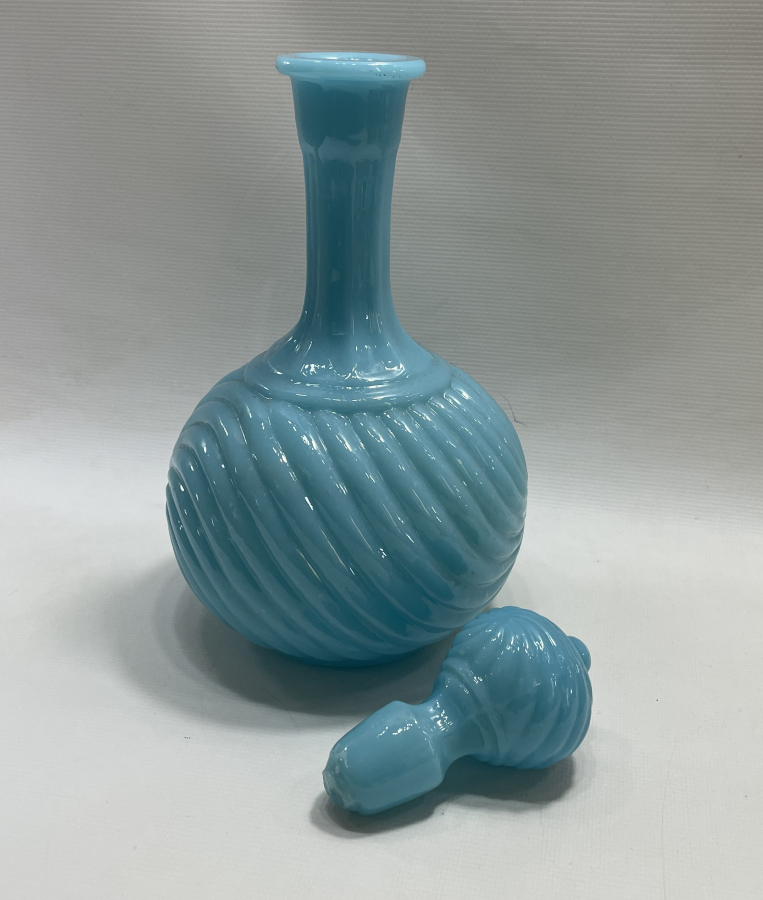 ANTİKA OPALİN BURGULU SÜRAHİ