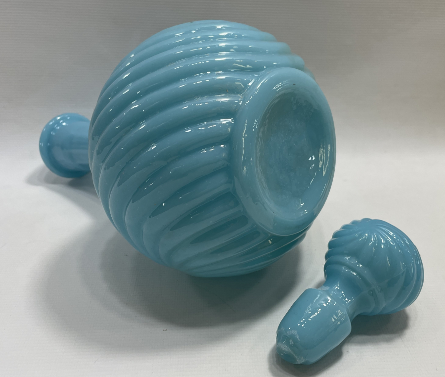 ANTİKA OPALİN BURGULU SÜRAHİ