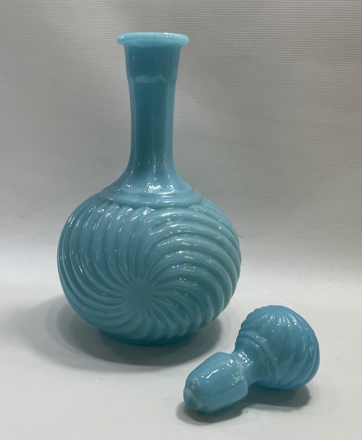 ANTİKA OPALİN BURGULU SÜRAHİ