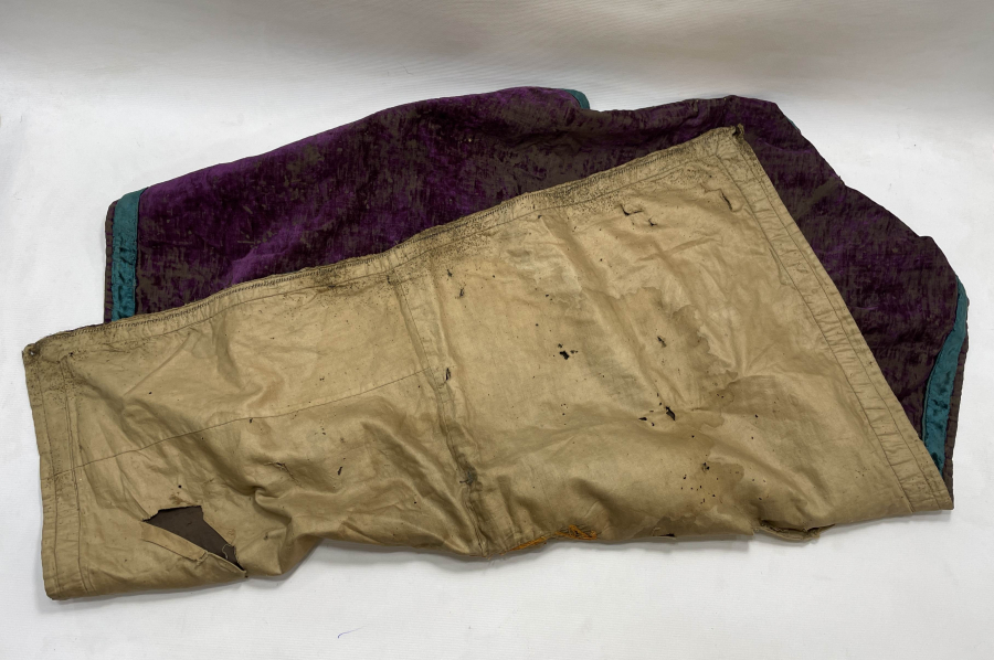 ÜZERİ İBRANİCE YAZILI KADİFE ÜZERİ SIRMA İŞÇİLİKLİ BOHÇA