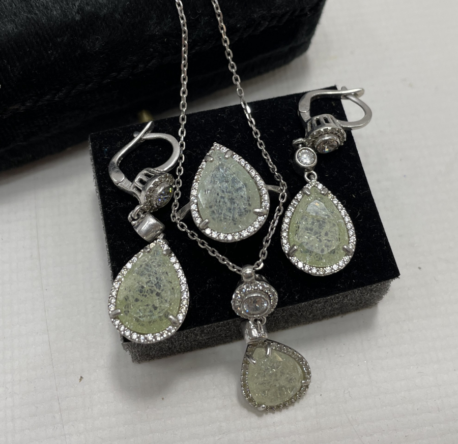 KRİSTALLİ VE DUMANLI KUVARS TAŞINDAN MAMUL ÖZEL YAPIM GÜMÜŞ SET