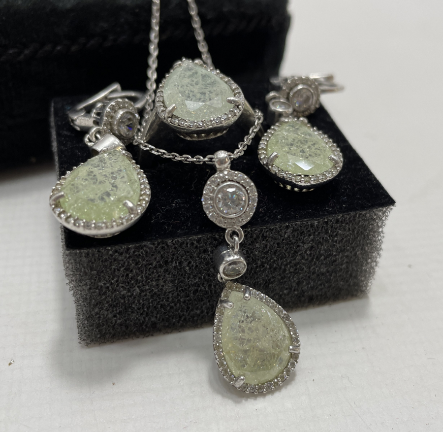 KRİSTALLİ VE DUMANLI KUVARS TAŞINDAN MAMUL ÖZEL YAPIM GÜMÜŞ SET