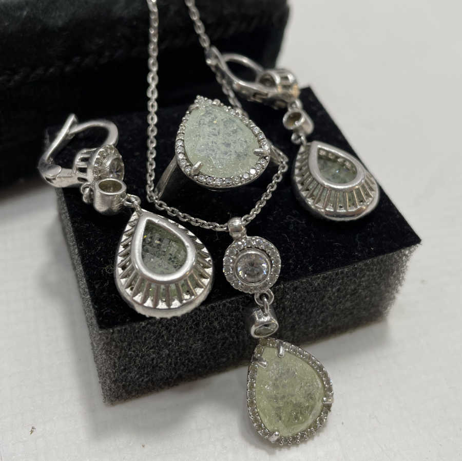 KRİSTALLİ VE DUMANLI KUVARS TAŞINDAN MAMUL ÖZEL YAPIM GÜMÜŞ SET