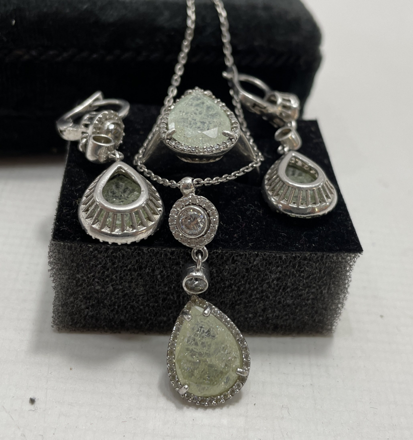 KRİSTALLİ VE DUMANLI KUVARS TAŞINDAN MAMUL ÖZEL YAPIM GÜMÜŞ SET