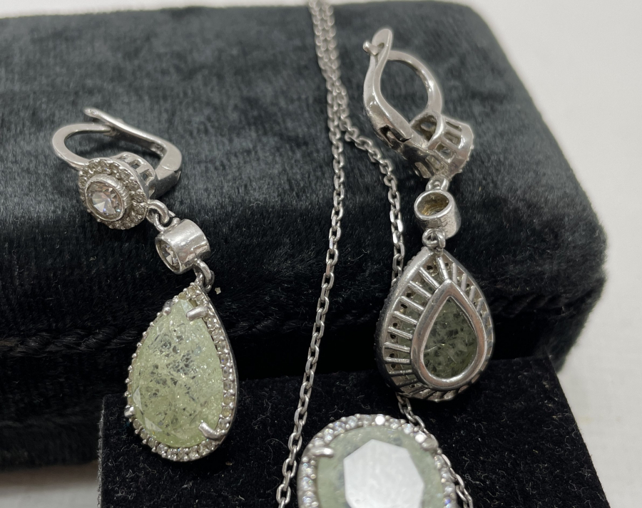 KRİSTALLİ VE DUMANLI KUVARS TAŞINDAN MAMUL ÖZEL YAPIM GÜMÜŞ SET