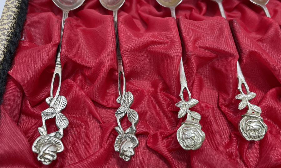 KUTUSUNDA ANTİKA GÜMÜŞ ÇAY KAŞIĞI TAKIMI