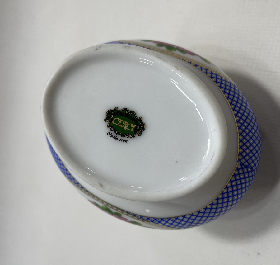 NADİR FORMDA EL BOYAMA PORSELEN ŞEKERLİK