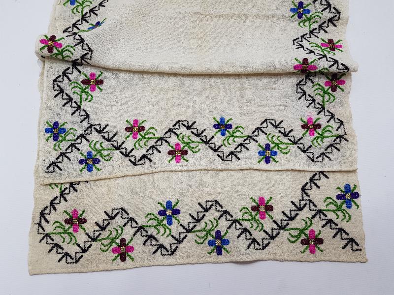 OSMANLI DÖNEMİ EL İŞLEME SEHPA ÖRTÜSÜ 