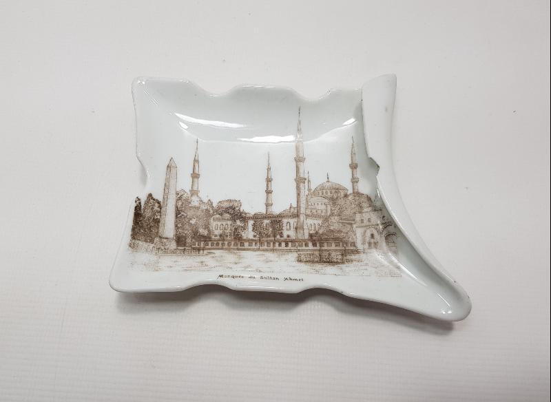 OSMANLI DÖNEMİ SULTANAHMET CAMİİ GÖRSELLİ PORSELEN KÜL TABLASI 