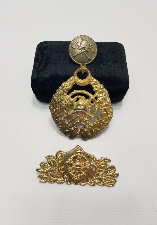 İTFAİYECİ BRÖVE, KOKART VE DÜĞME LOTU 