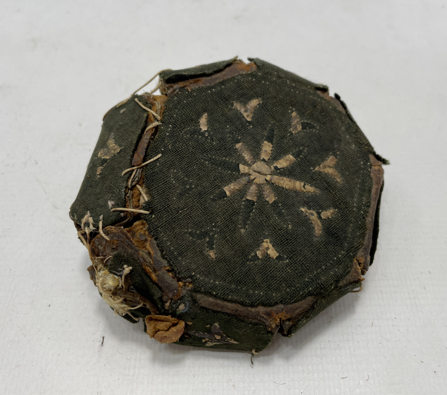 OSMANLI DÖNEMİ ÇOK NADİR ÜZERİ SIRMA İŞÇİLİKLİ SANCAK KUR'AN KABI