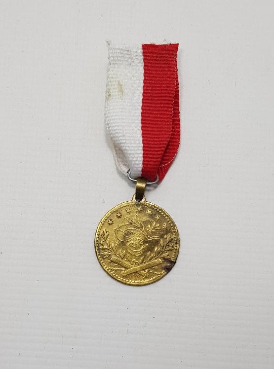 SULTAN MEHMET REŞAT RESİMLİ MEŞRUTİYET MADALYASI 