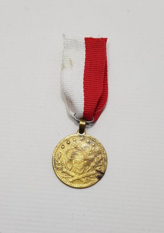 SULTAN MEHMET REŞAT RESİMLİ MEŞRUTİYET MADALYASI 