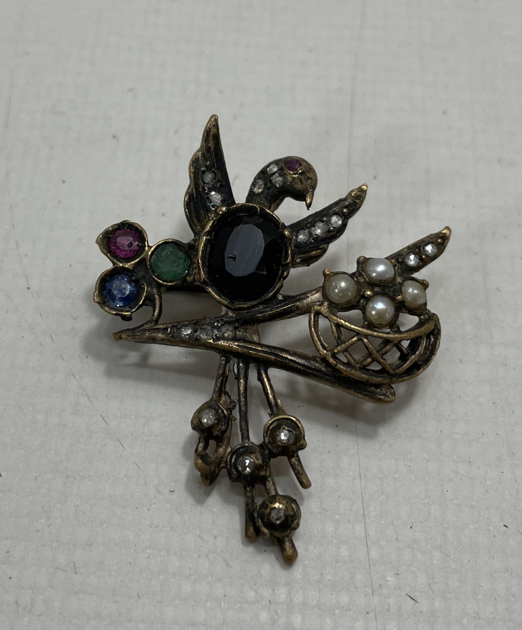 ÜZERİ KUŞ VE AY YILDIZLI ELMAS TAŞLI BROŞ