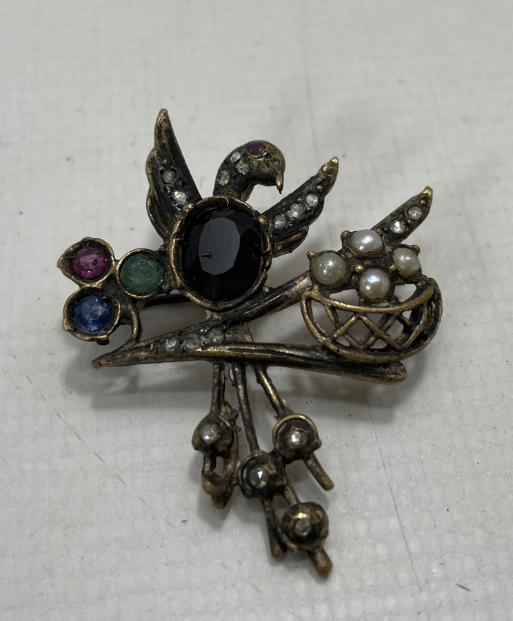 ÜZERİ KUŞ VE AY YILDIZLI ELMAS TAŞLI BROŞ