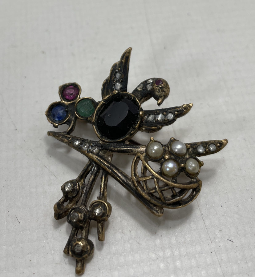 ÜZERİ KUŞ VE AY YILDIZLI ELMAS TAŞLI BROŞ