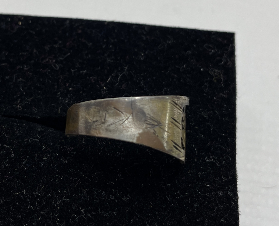 YAN TARAFINDA OSMANLICA CELAL YAZILI MEVLEVİ FORMUNDA GÜMÜŞ YÜZÜK