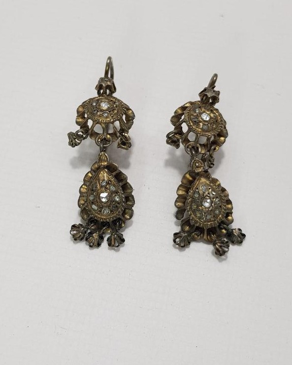 OSMANLI DÖNEMİ ELMAS TAŞLARLA BEZELİ BİR ÇİFT KÜPE 