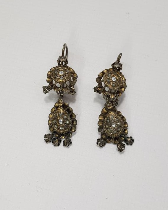 OSMANLI DÖNEMİ ELMAS TAŞLARLA BEZELİ BİR ÇİFT KÜPE 