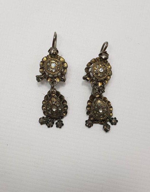 OSMANLI DÖNEMİ ELMAS TAŞLARLA BEZELİ BİR ÇİFT KÜPE 