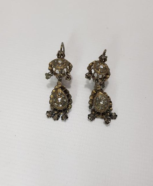 OSMANLI DÖNEMİ ELMAS TAŞLARLA BEZELİ BİR ÇİFT KÜPE 