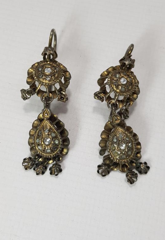 OSMANLI DÖNEMİ ELMAS TAŞLARLA BEZELİ BİR ÇİFT KÜPE 