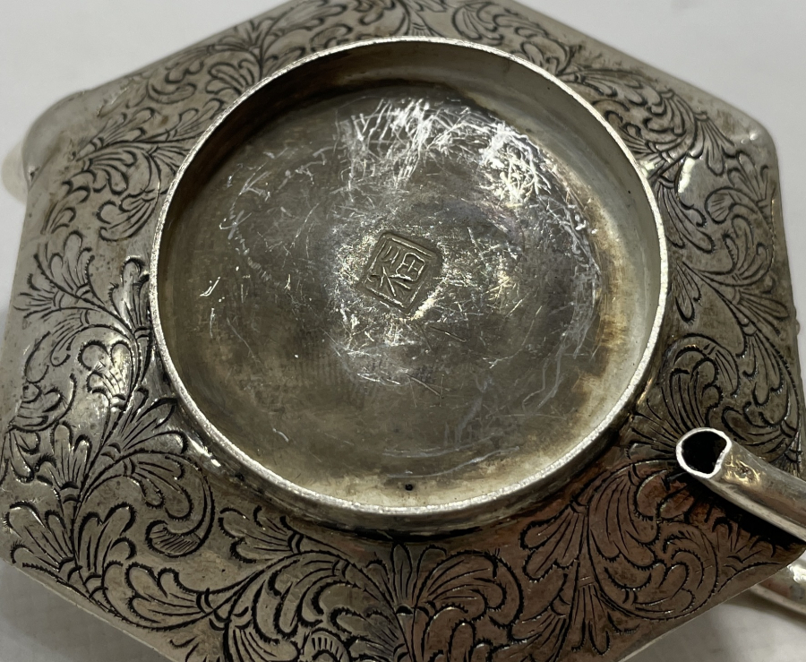 TAMAMI İŞLEMELİ MİNYATÜR GÜMÜŞ ÇAYDANLIK