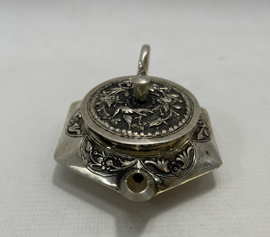 TAMAMI İŞLEMELİ MİNYATÜR GÜMÜŞ ÇAYDANLIK