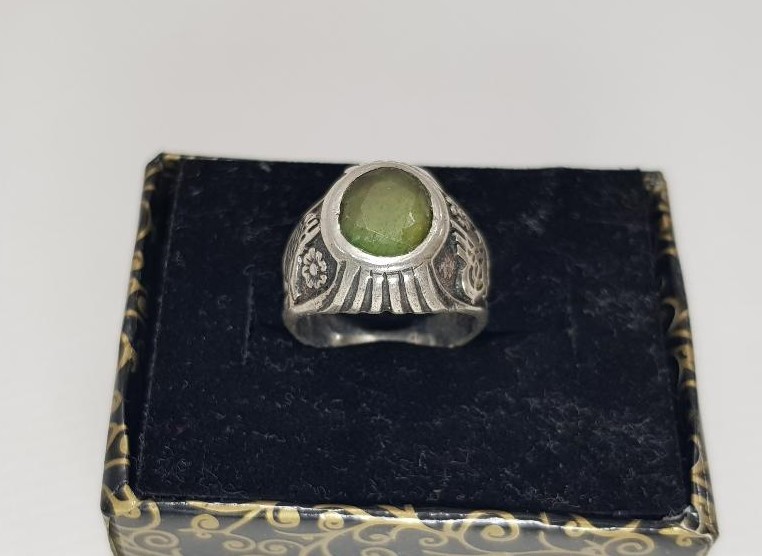 YEŞİM TAŞLI TUĞRALI GÜMÜŞ YÜZÜK 