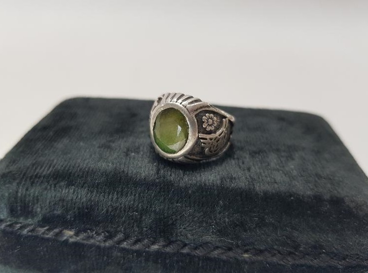 YEŞİM TAŞLI TUĞRALI GÜMÜŞ YÜZÜK 