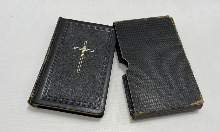 1926 TARİHLİ ALTIN VARAKLI İNCİL