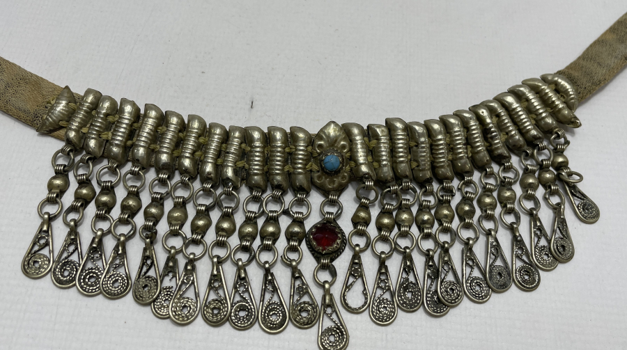 OSMANLI DÖNEMİ TELKARİ İŞÇİLİKLİ VE SEDEF DÜĞMELİ ÇOK NADİR GELİN DÖŞLÜĞÜ