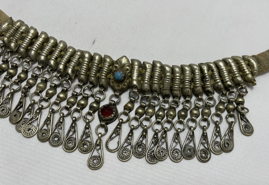 OSMANLI DÖNEMİ TELKARİ İŞÇİLİKLİ VE SEDEF DÜĞMELİ ÇOK NADİR GELİN DÖŞLÜĞÜ