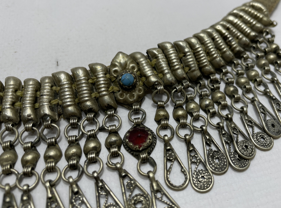 OSMANLI DÖNEMİ TELKARİ İŞÇİLİKLİ VE SEDEF DÜĞMELİ ÇOK NADİR GELİN DÖŞLÜĞÜ