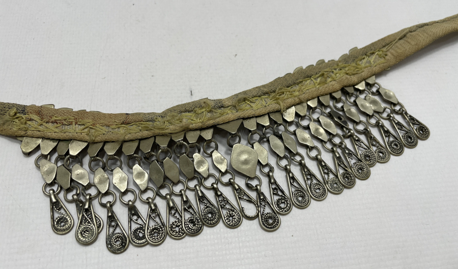 OSMANLI DÖNEMİ TELKARİ İŞÇİLİKLİ VE SEDEF DÜĞMELİ ÇOK NADİR GELİN DÖŞLÜĞÜ