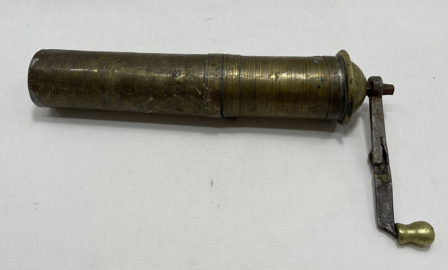 OSMANLI DÖNEMİ ÜZERİ OSMANLICA DAMGALI KAHVE DEĞİRMENİ