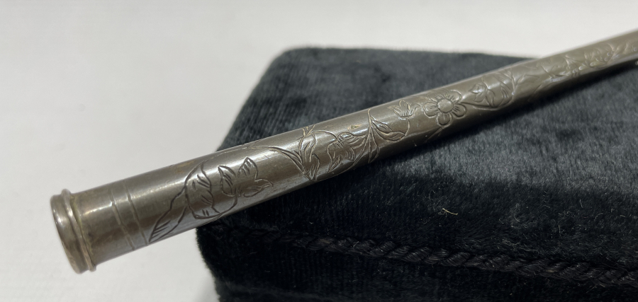 ÜZERİ KALEM İŞÇİLİKLİ GÜMÜŞ SİGARA AĞIZLIĞI