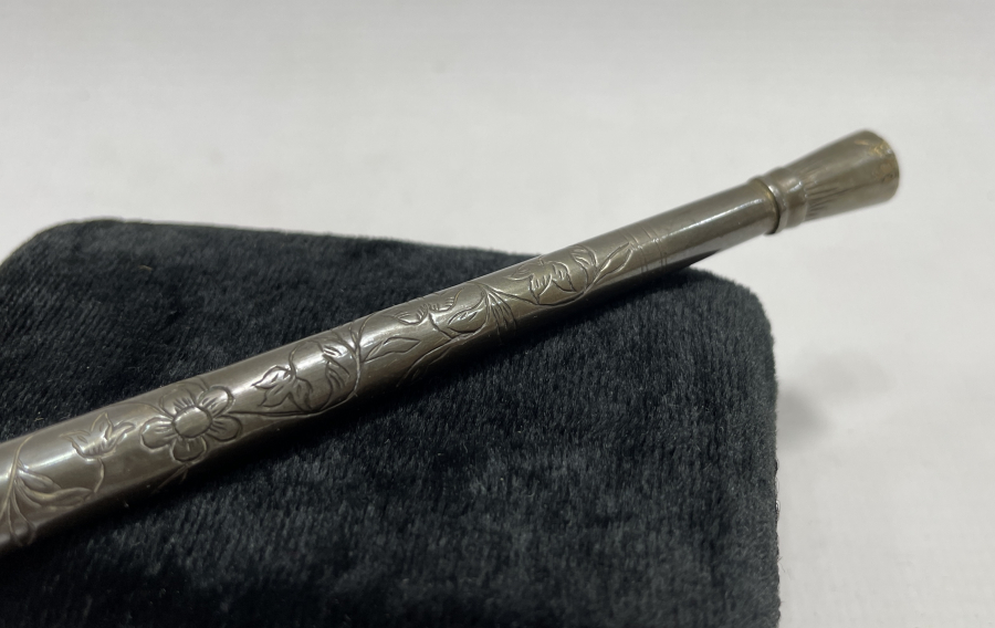 ÜZERİ KALEM İŞÇİLİKLİ GÜMÜŞ SİGARA AĞIZLIĞI